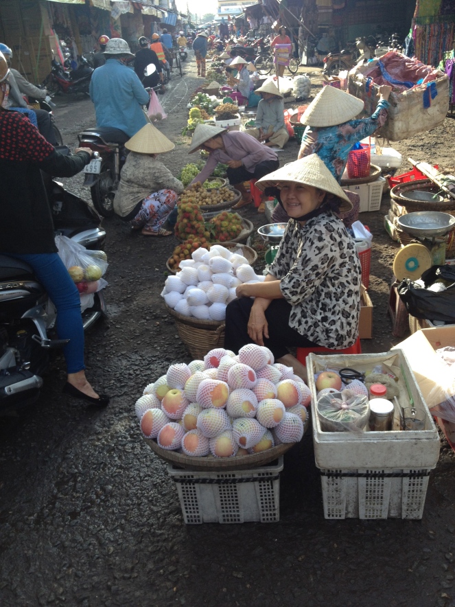 Early morning at the wet market in Tra Vinh
