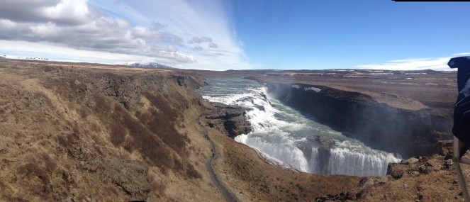 For the mighty Gulfoss, it's go big or go home.
